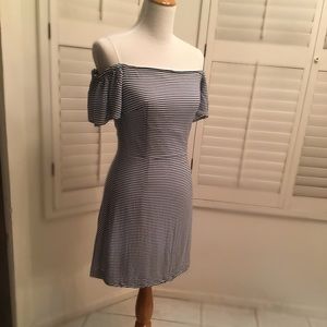 Beautiful new Bebe off the shoulder dress